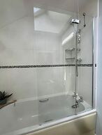Entire Two Bedroom Detached Coach House