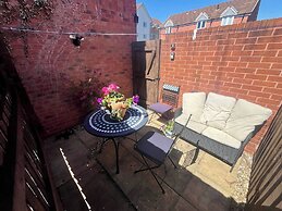 Entire Two Bedroom Detached Coach House