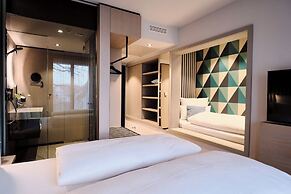 4K Hotel