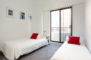 Chic Unit With Rooftop Terrace Near Sights & Shops