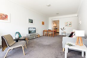Chic Unit With Rooftop Terrace Near Sights & Shops