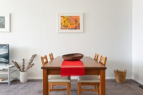 Chic Unit With Rooftop Terrace Near Sights & Shops