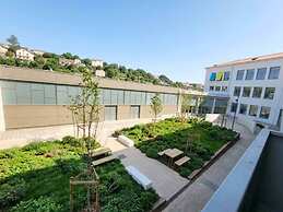 HI Poitiers - La Caserne