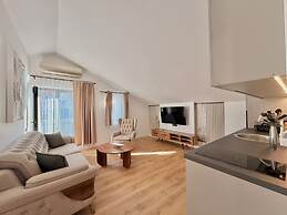 Lunamare Apartments