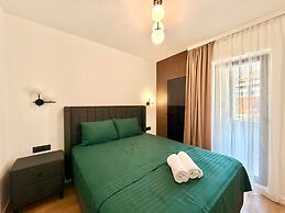 Lunamare Apartments