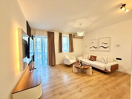 Lunamare Apartments