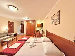 Beachfront Apartments Oaza