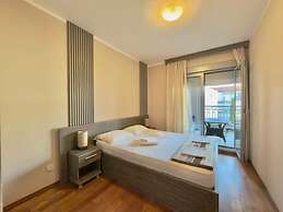 Beachfront Apartments Oaza 2