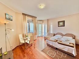 Beachfront Apartments Oaza 2