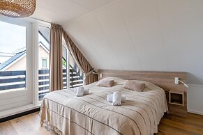 Luxury 10-person Family Villa