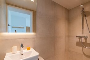 Luxury 10-person Family Villa