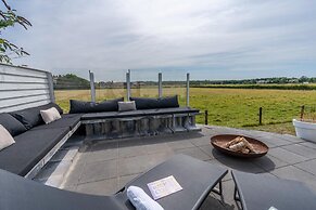 Luxury 10-person Family Villa