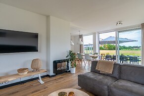 Luxury 10-person Family Villa