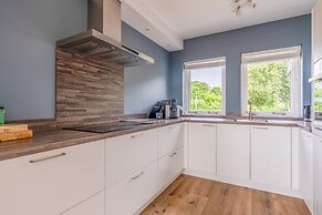 Luxury 10-person Family Villa