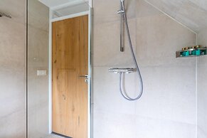 Luxury 10-person Family Villa