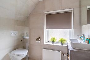 Luxury 10-person Family Villa