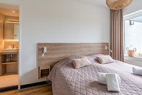 Luxury 10-person Family Villa