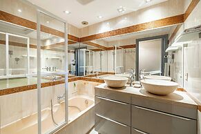 Apt With A/C and Balcony - 1bdr/4p - Cannes/ Beach