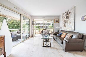Apt With A/C and Balcony - 1bdr/4p - Cannes/ Beach