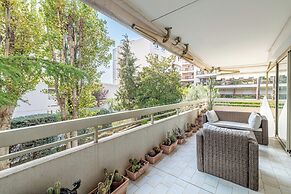 Apt With A/C and Balcony - 1bdr/4p - Cannes/ Beach