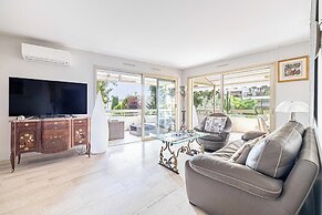 Apt With A/C and Balcony - 1bdr/4p - Cannes/ Beach