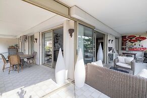 Apt With A/C and Balcony - 1bdr/4p - Cannes/ Beach