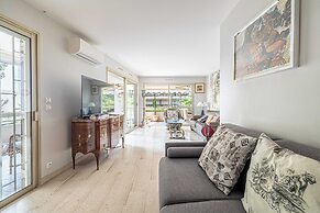 Apt With A/C and Balcony - 1bdr/4p - Cannes/ Beach