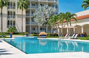 Oceanfront apartment on Grace Bay beach