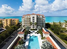 Oceanfront apartment on Grace Bay beach
