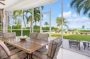 Oceanfront apartment on Grace Bay beach