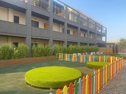 Paradisea club and residences