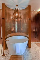 Oceans 8 Villa 6BR