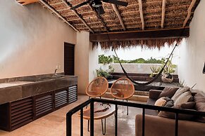 Bajo Cielo - Jungle View Terrace