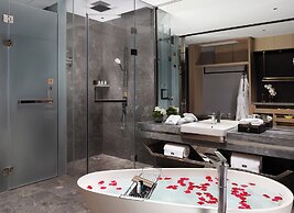 K · International Hotel