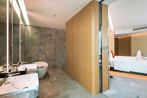 K · International Hotel