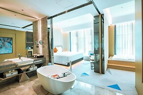 K · International Hotel