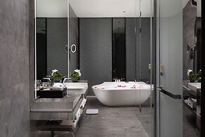 K · International Hotel