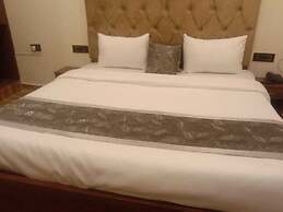 Hotel C S Inn