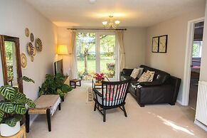 Calm Private Annex Ideal to Work, Rest & Explore