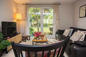 Calm Private Annex Ideal to Work, Rest & Explore