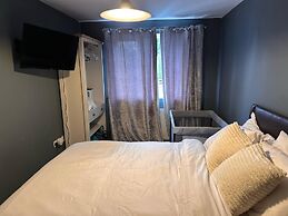 3 Bed Entire House - Runcorn