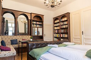 Spacious 4BR Apt Long Stay Friendly
