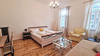 Spacious 2BR Apt Long Stay in Vienna