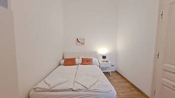 Spacious 2BR Apt Long Stay in Vienna