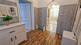 Spacious 2BR Apt Long Stay in Vienna