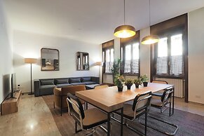 Brera Apartments in Duomo