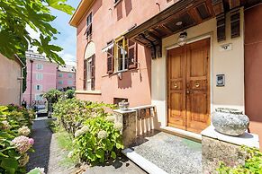Spacious 2-bedroom flat near the beach