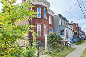 Explore & Work! Stylish Washington Heights Duplex