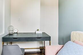 Explore & Work! Stylish Washington Heights Duplex