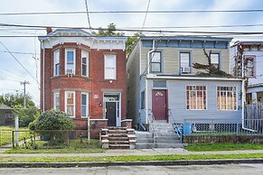 Explore & Work! Stylish Washington Heights Duplex